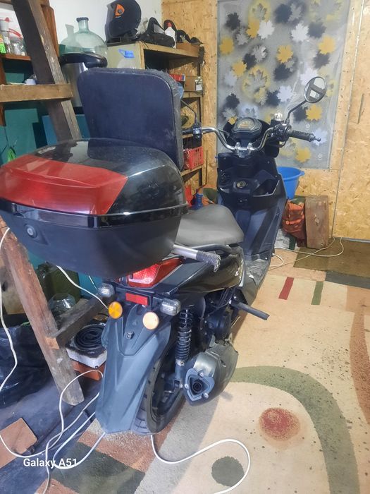 Скутер 150 кубов