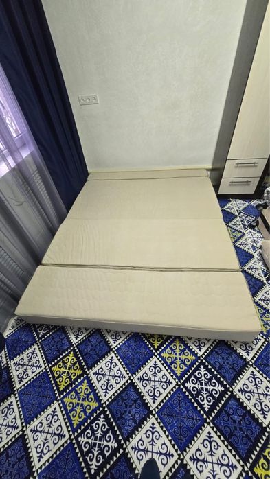 Безкаркасный диван кровать