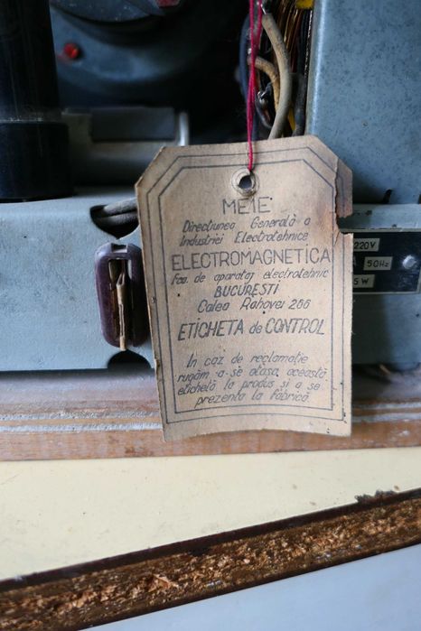 Radio pe lampi Romanesc ELECTROMAGNETICA EM541 anii 50 Romania RPR