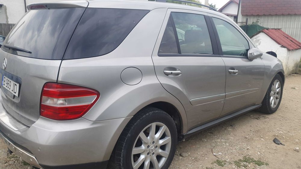 Haion luneta portbagaj Mercedes ML W164 ML280 ML350 ML320 ML420 ML500