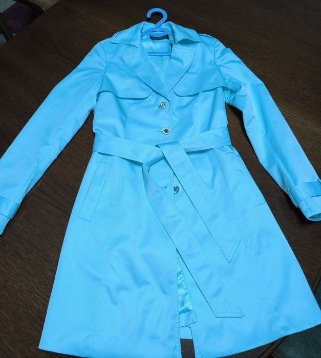 Плащ продается..