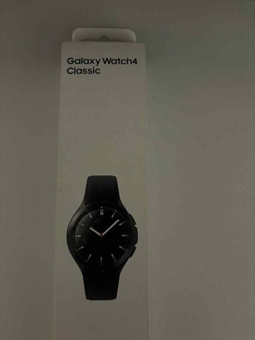 Продавам Samsung Galaxy Watch4