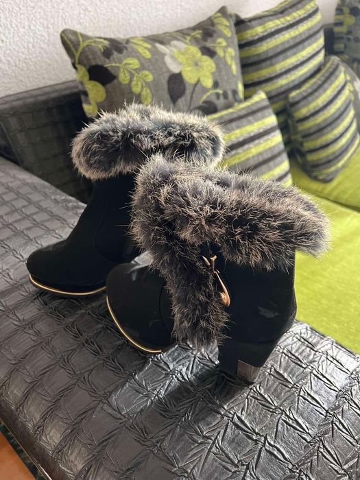 НОВИ!Елегантни дамски боти от естествен велур и естествен пух