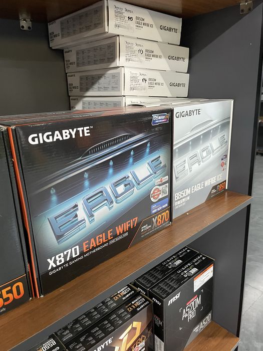 Материнская плата Gigabyte