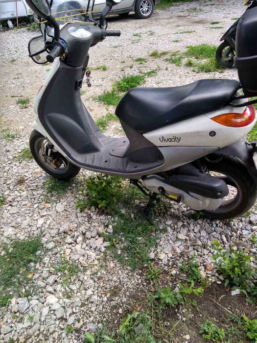 Продавам СКУТЕР Пежо