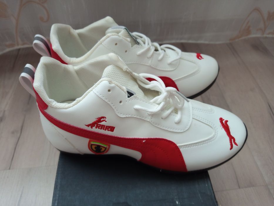 Papuci noi mărimea 40