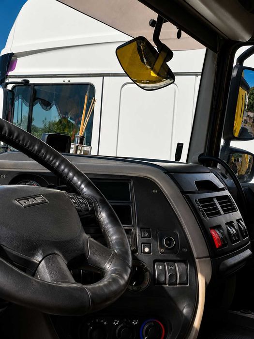Влекач Daf XF 105