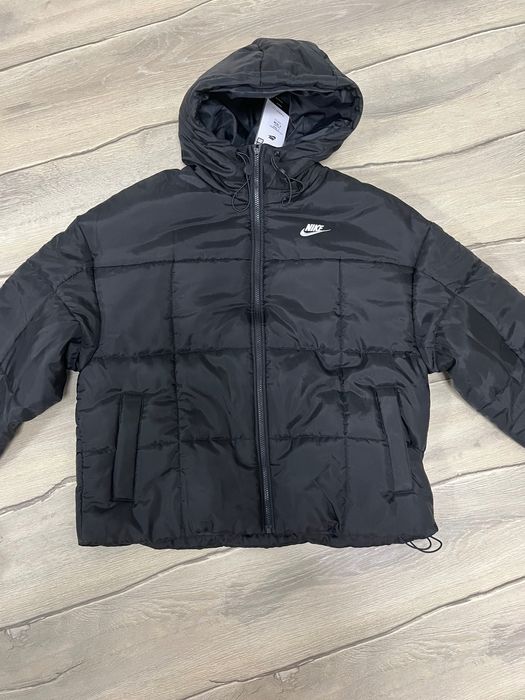 Дамско зимно яке Nike