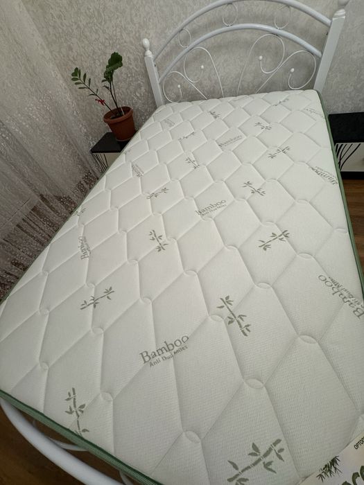 Кровать кованая с матрасом