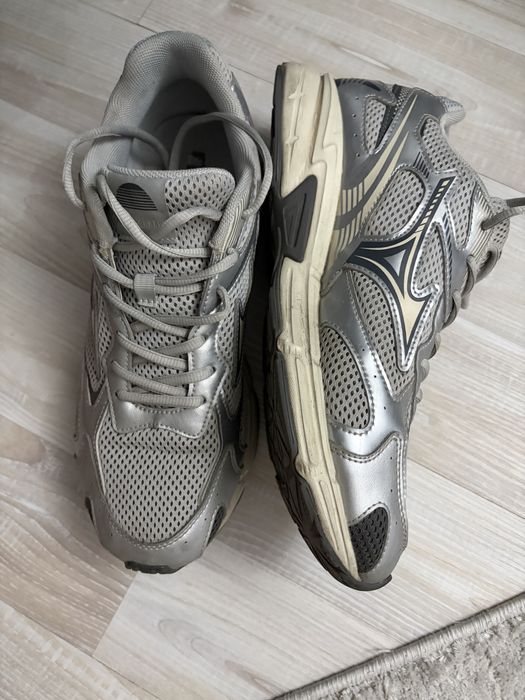 Mizuno кроссовки