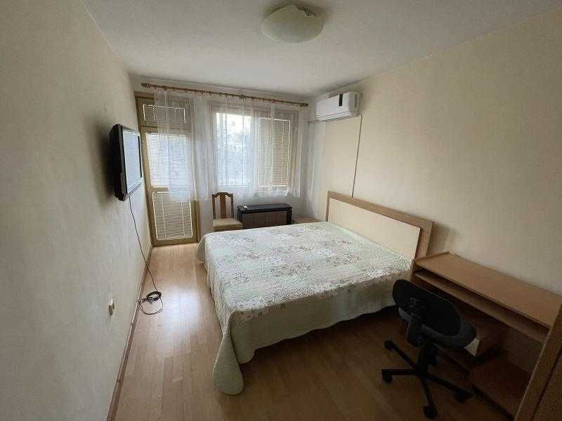 Дава се под наем Многостаен апартамент в Бургас, Център - 110 кв.м за 612 € - Снимка #3