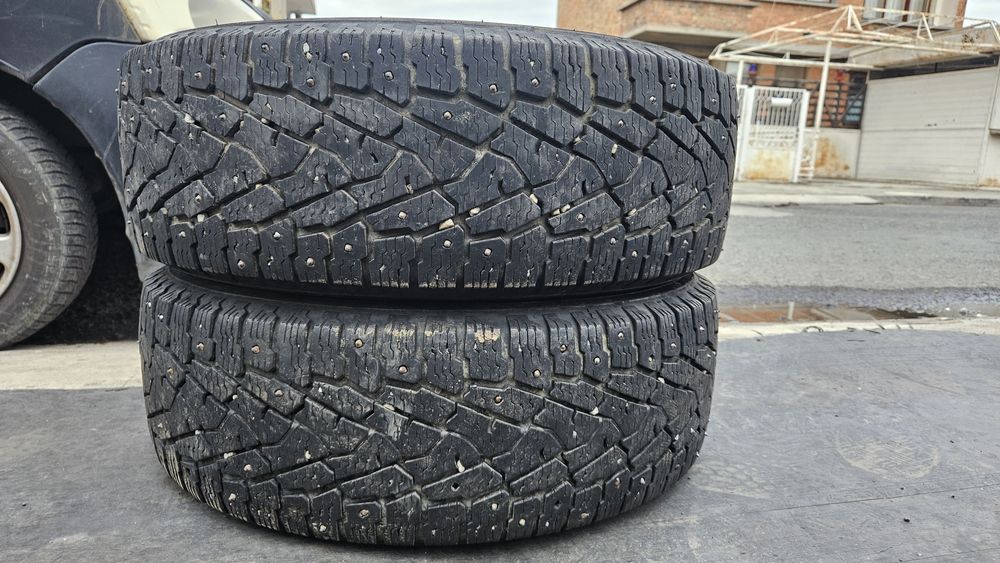 2бр гуми 215 65 16С дот 20 нокиан