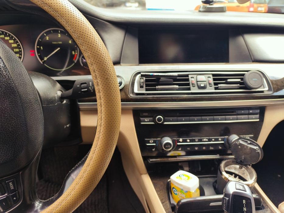 BMW 740 xdrive pachet M