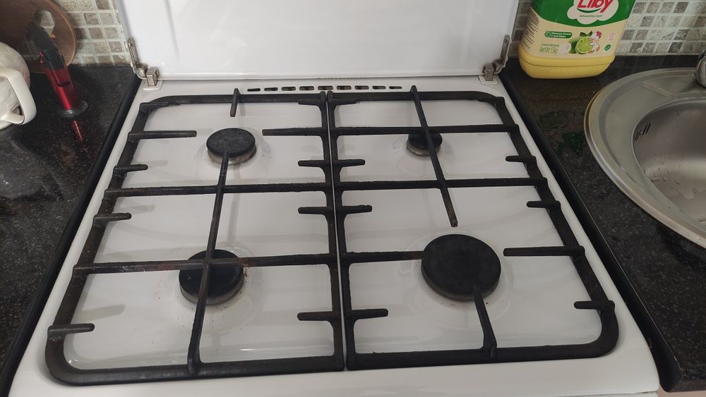 Продам газ плиту