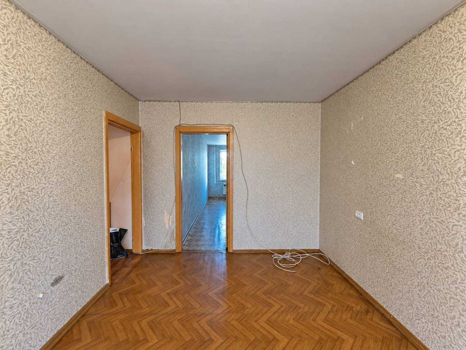 Продам 2 к квартиру по пр Металлургов