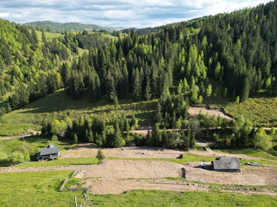 Vând teren intravilan in Baisoara