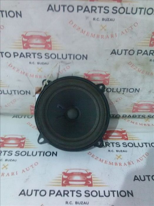 boxa usa stanga fata dacia logan mcv 1.5 dci an fabr. 2011