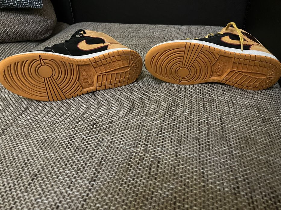 Jordan 1 mid ……..