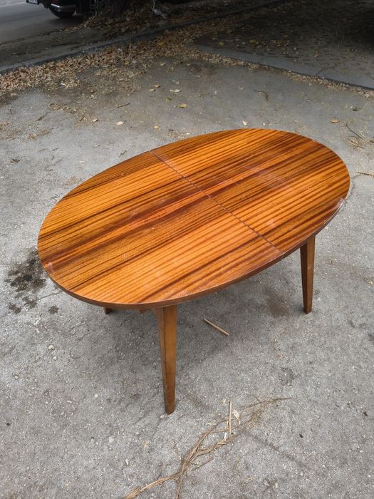 Трапезна маса - Разтегателна