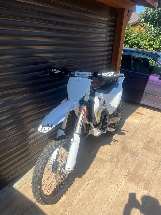 Vând motocross husqvarna tc 125