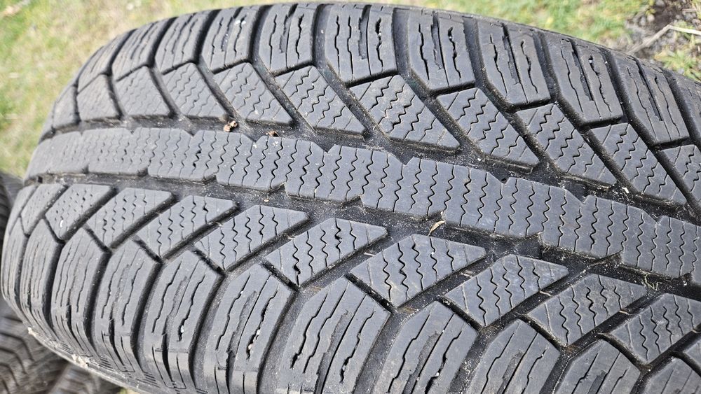 2бр гуми 215 65 16 дот 20 семперит