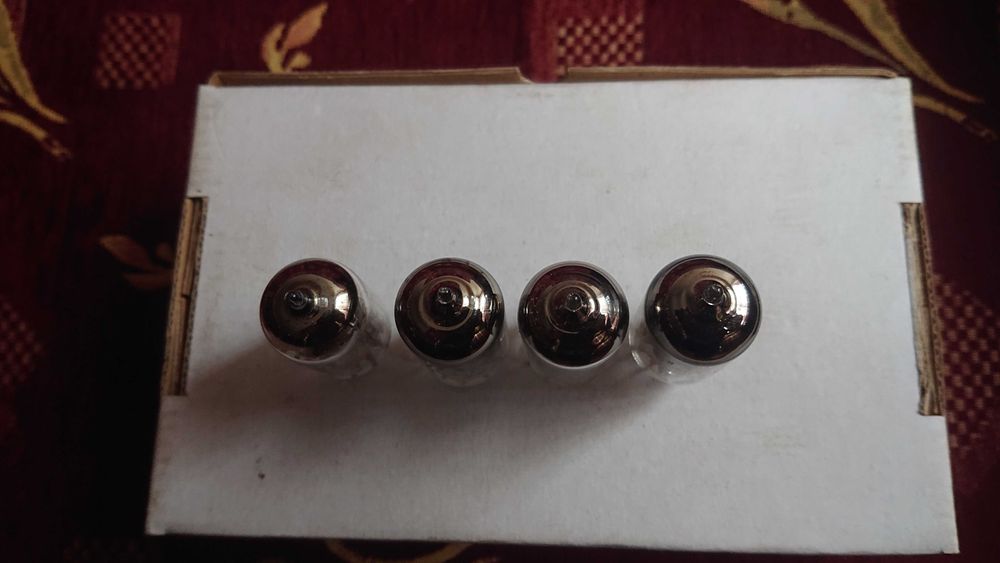 Нови радиолампи TESLA PCC88.