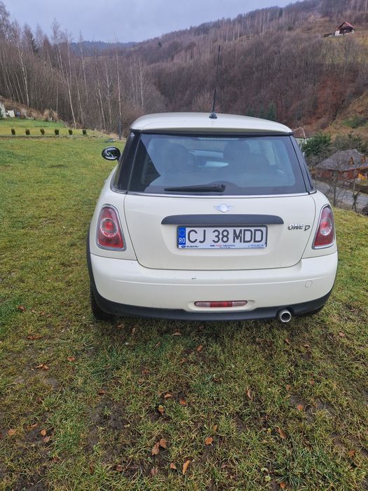 Mini Cooper One 2011