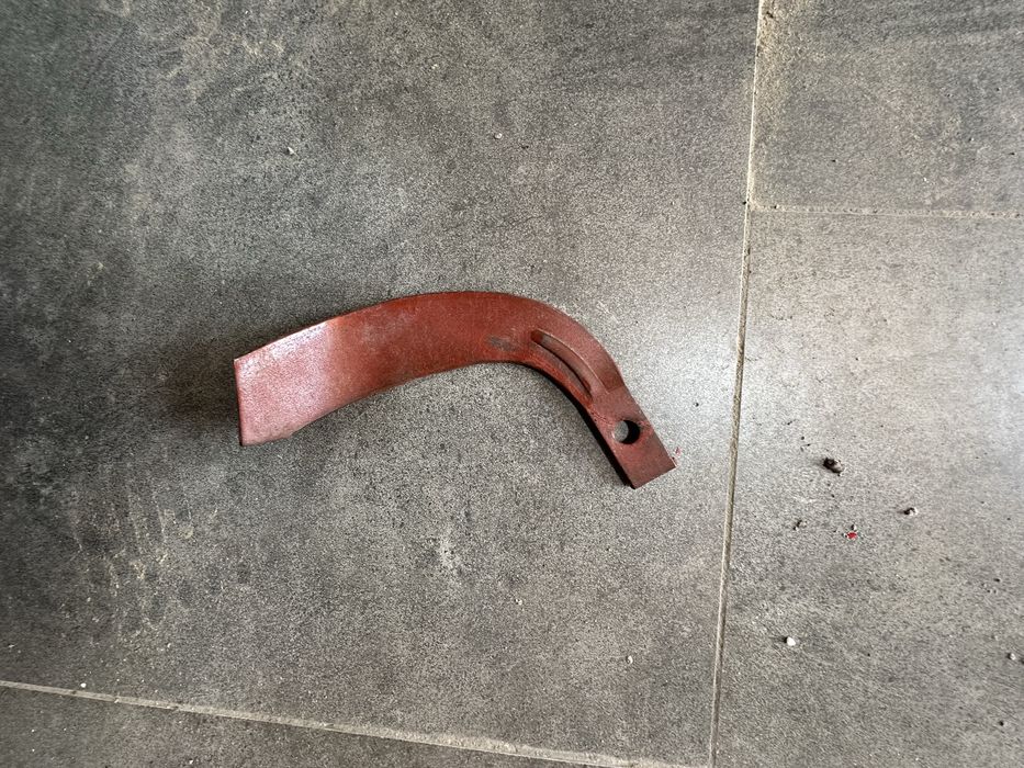 Зубр пичоқлар икки хил размерда.