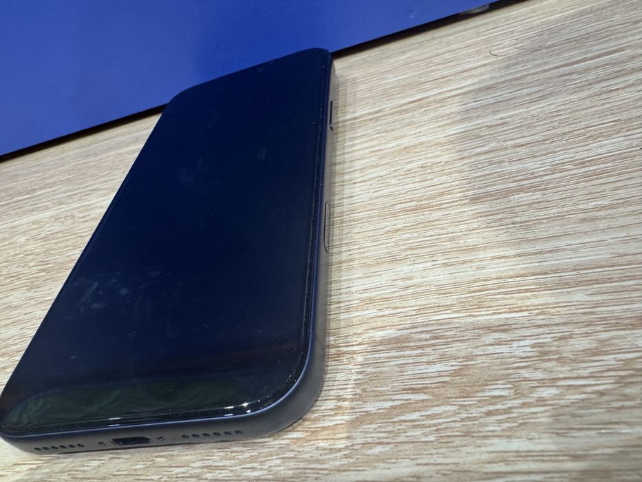 iPhone 17 Pro Max 512GB Deep Blue | Гаранция А1 | 96% Батерия (292 цикъла) | Пълен комплект + 2 кейса AmazingThing