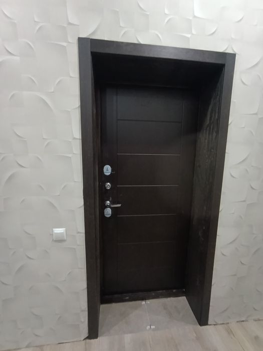 Установка входных дверей