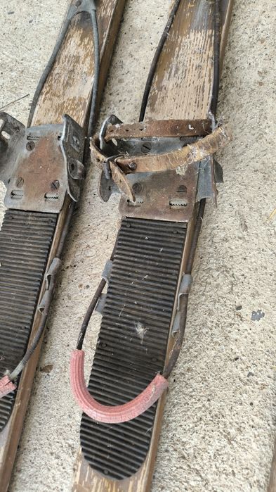 Skiuri și bețe Novoflex  legături Trusetal Oberhof