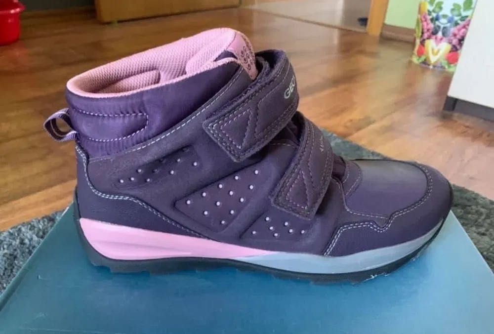 Oригинални апрески Geox