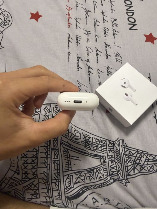 casti apple airpods 4