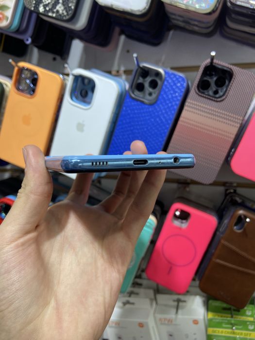 Samsung A72 6/128 ideal