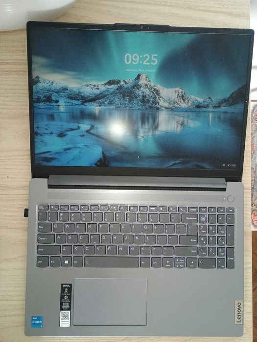 Laptop Lenovo Ideapad 3, i5, 2.0-4.4 GHz, gen 12, 16 Gb, SSD512 (16IAH8)