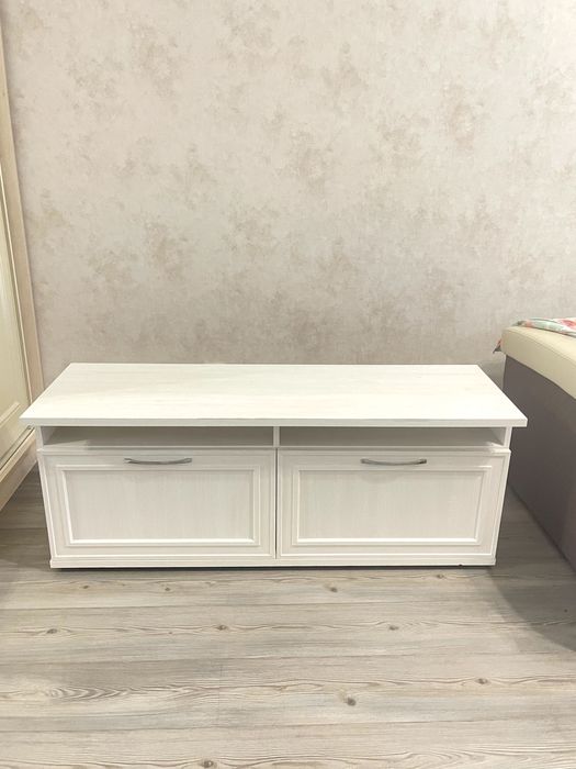 Тумба под  телевизор