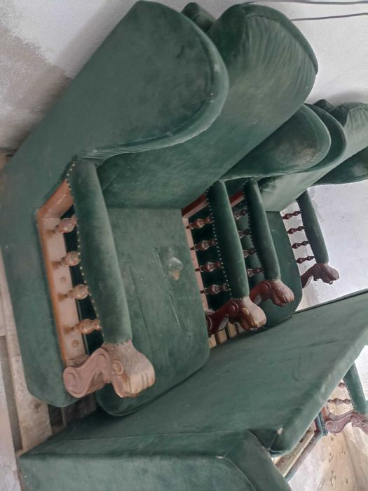 Canapea si 2 fotolii din piele de colectie Antique