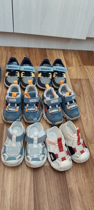 Продам детскую обувь