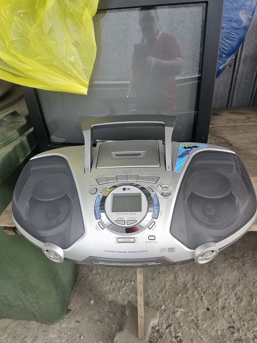 Radio casetofon LG