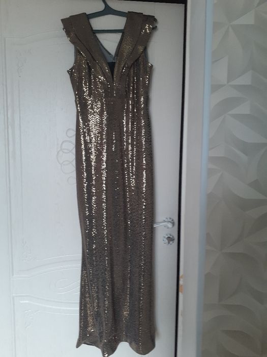 Вечерние платье почти новые