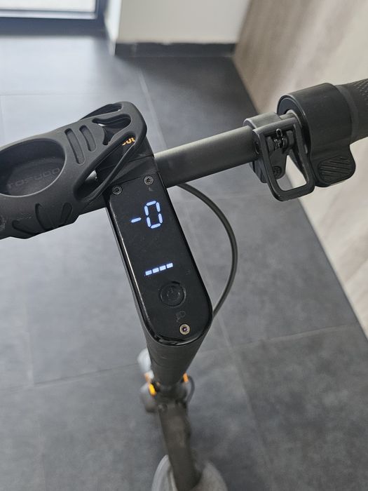 Trotineta electrica Segway Ninebot Max G2