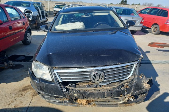 Lampa stop dreapta pe aripa Volkswagen VW Passat B6