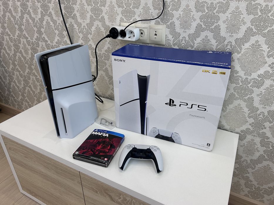 Продам PlayStation 5 Slim.