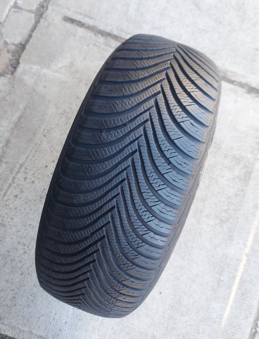 O bucată 225/215 60 R16 M+S iarnă - una Dunlop Goodyear Michelin