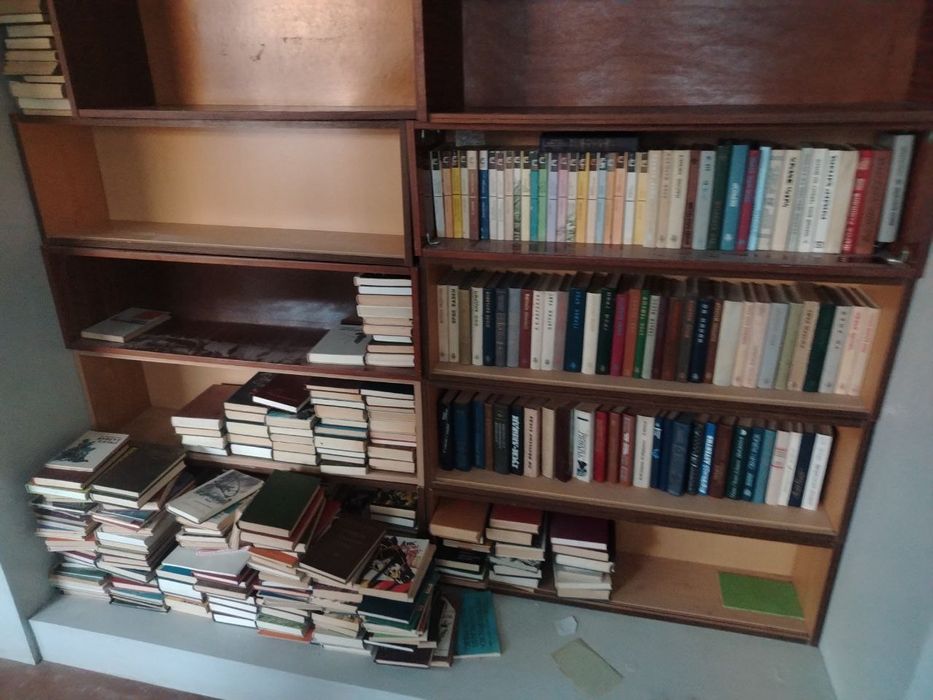 kitoblar sotiladi barchasi ozbek rus jahon adabiyoti