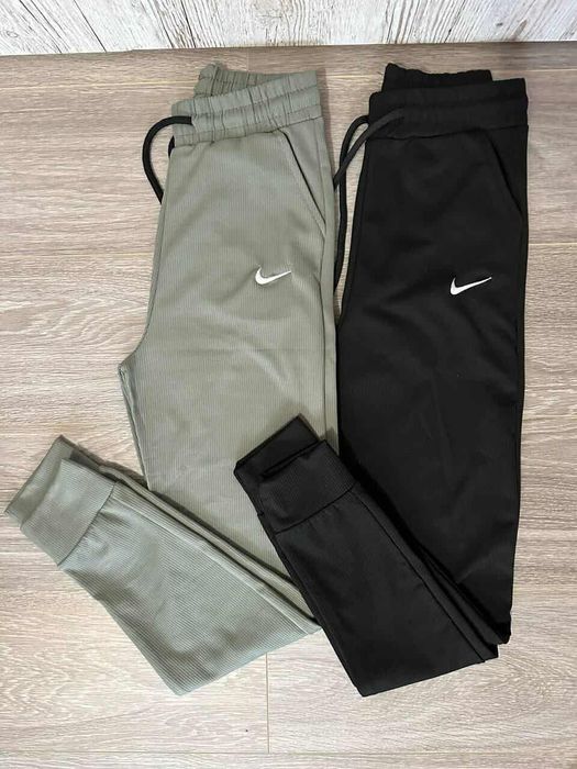 Pantaloni dama diferite modele