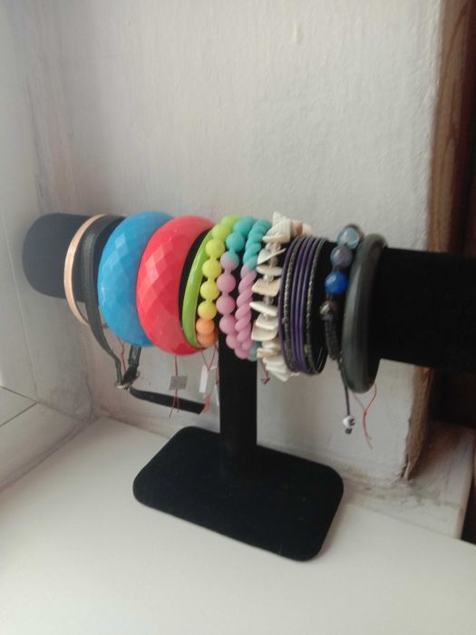 Браслеты по 200 тенге