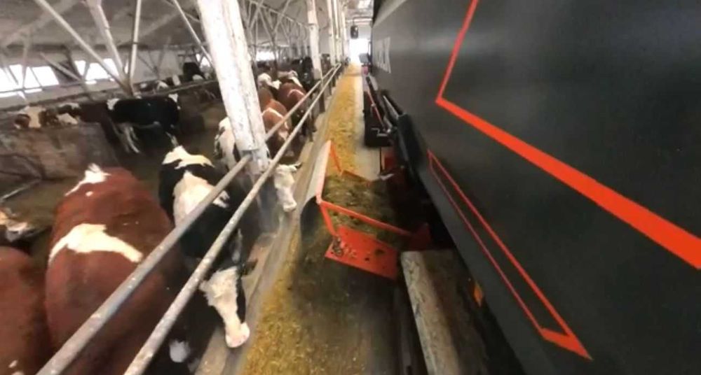 Измельчитель - смеситель - раздатчик кормов MH 150