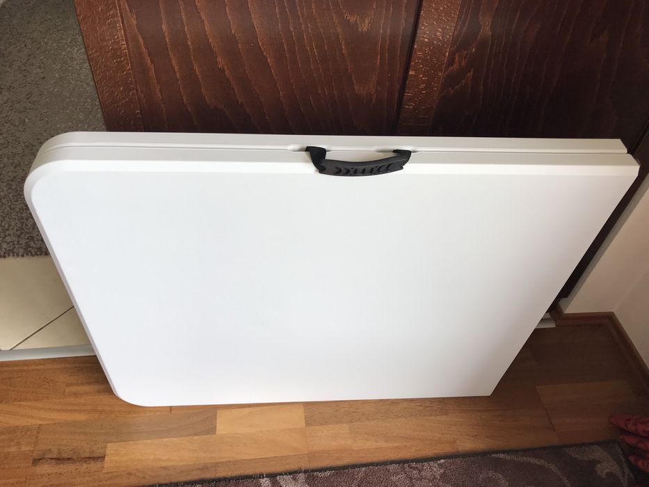 Чисто нова сгъваема маса за къмпинг или градина