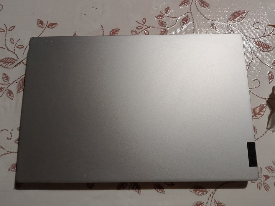 Lenovo ideapad 5 11th Gn intel core i7-1165G7. 2.80 GHz 16gb ram 512